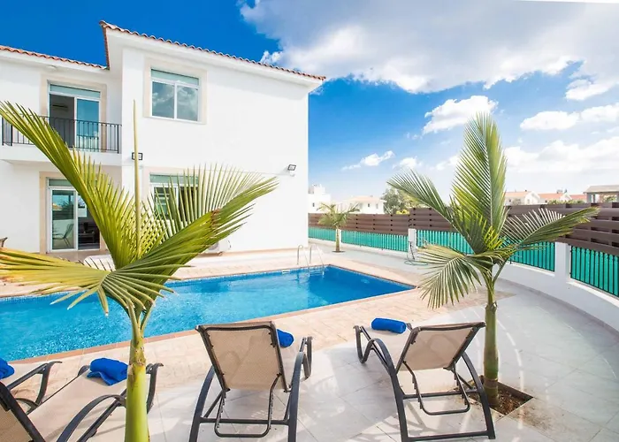 Mesogeios Me25 فيلة *