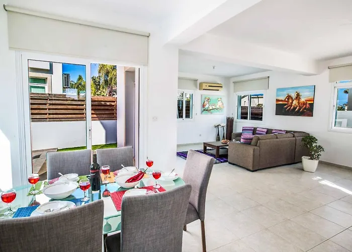 فيلة Mesogeios Me25 *